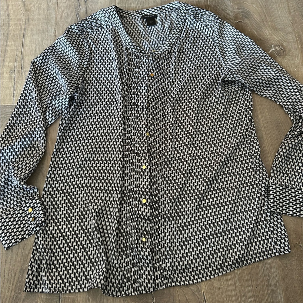 Ann Taylor Silky Black and White Button-Up Blouse
